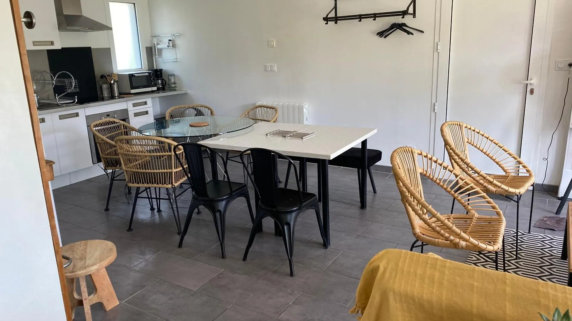Holiday home Maison Moderne Prox Lyon Pkg Pv Les Cheres